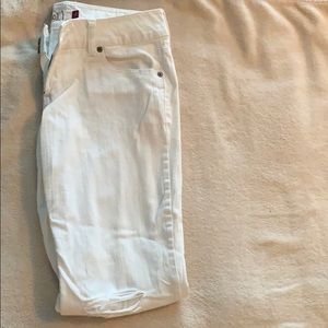 White stretchy ankle length jeans size 9 juniors